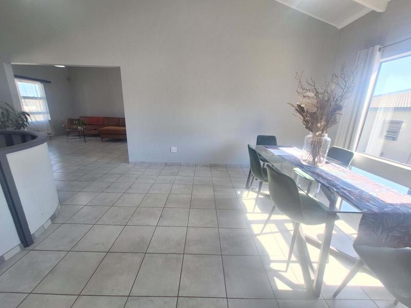 5 Bedroom Property for Sale in Seemeeu Park Western Cape